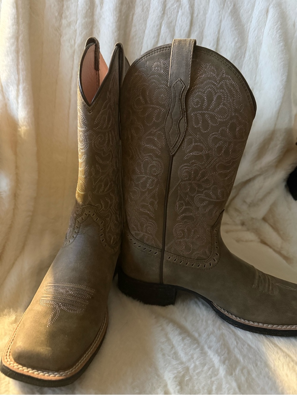 Ariat Taupe Western Embroidered Leather Cowboy Boots